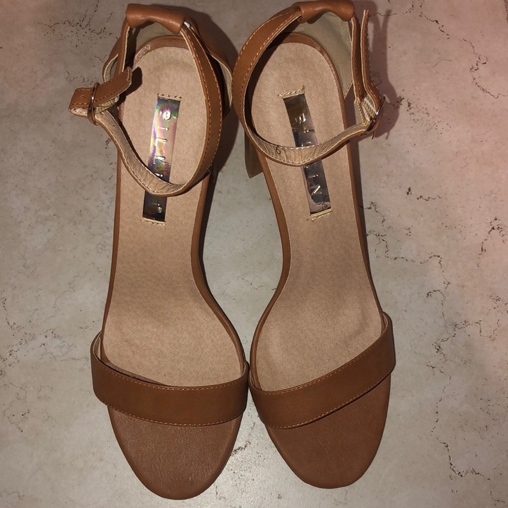 Billini nude strapped heels Size 9 (almost new)